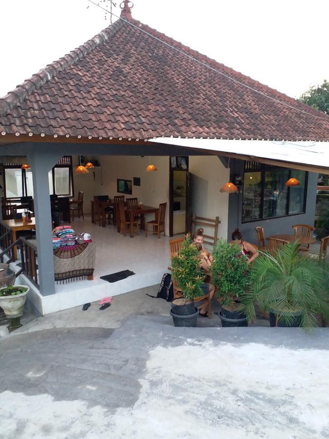 Padang-padang Sari * Uluwatu